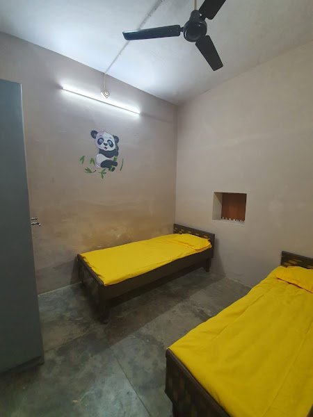 CITY CENTER P.G UNA (for Boys&amp; Girls) in Una