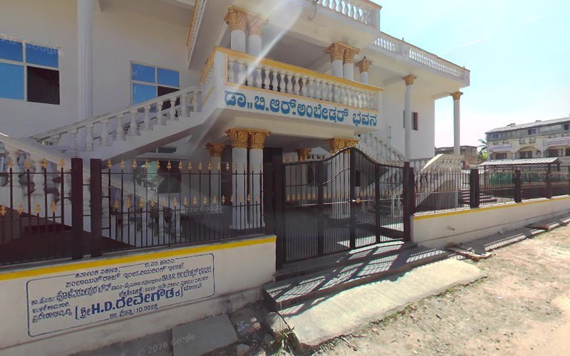 Pre Metric and Metric Girls Hostel in Holenarasipur