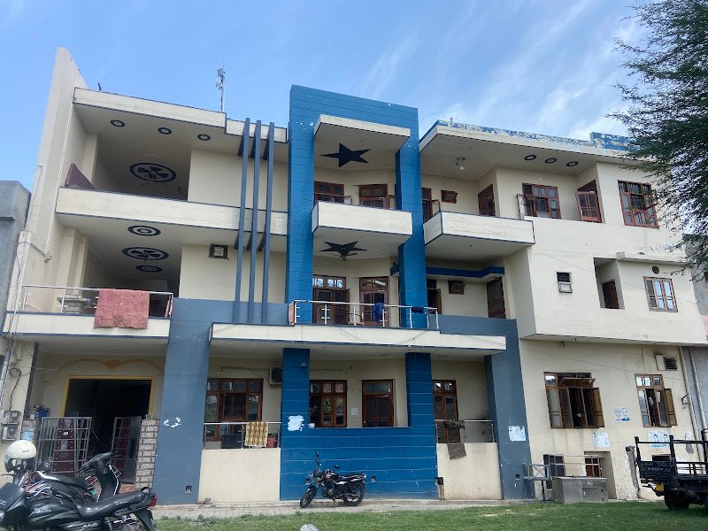 Bobby Tiffin Service and PG hostel in Una