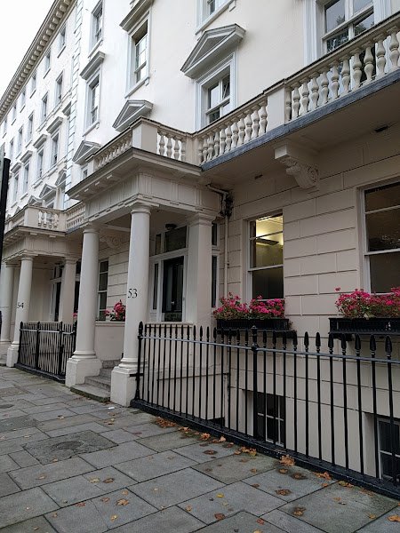 Holland House (Victoria) hostel in London