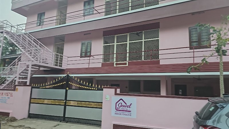 Jewel Hostel in Kazhakkoottam, Menamkulam