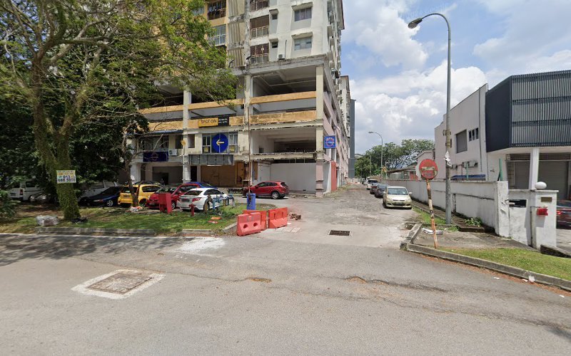 Spot On Me Hostel D'16 in Shah Alam