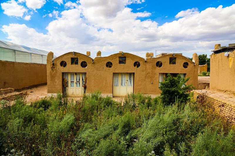 Seraye Diligon hostle in Delijan