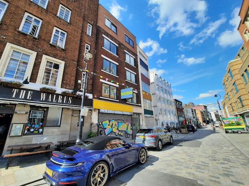 The Walrus Bar & Hostel hostel in London