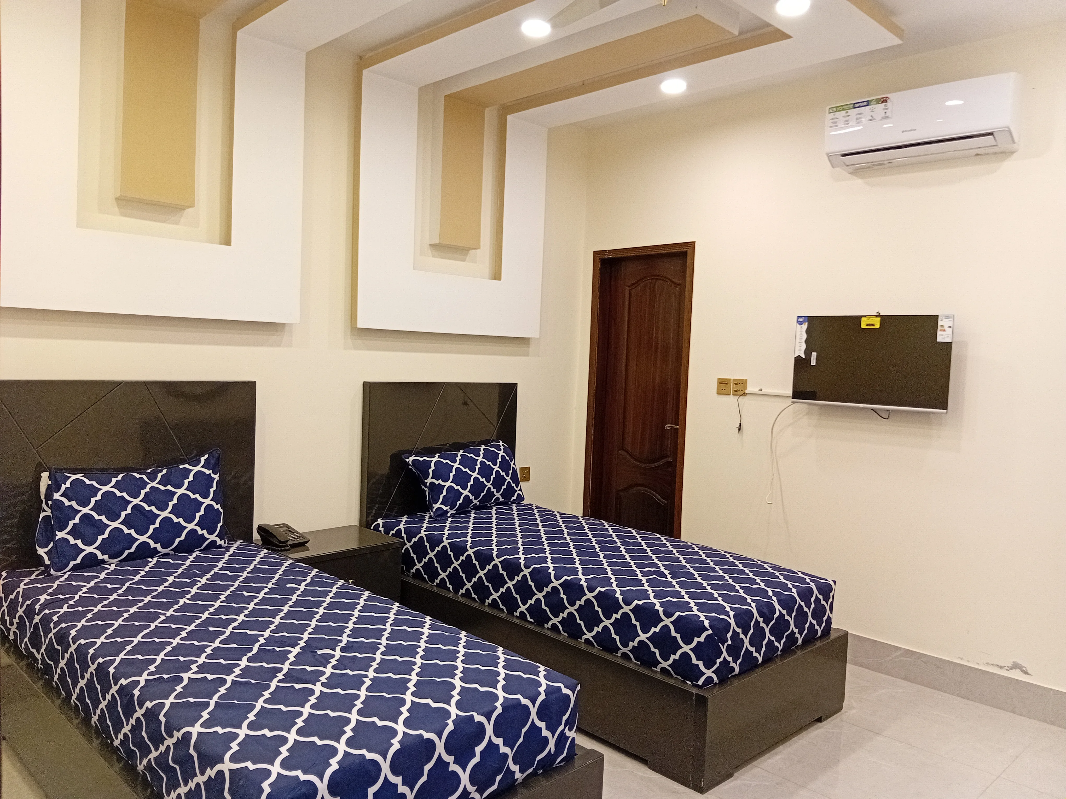 Room image 4