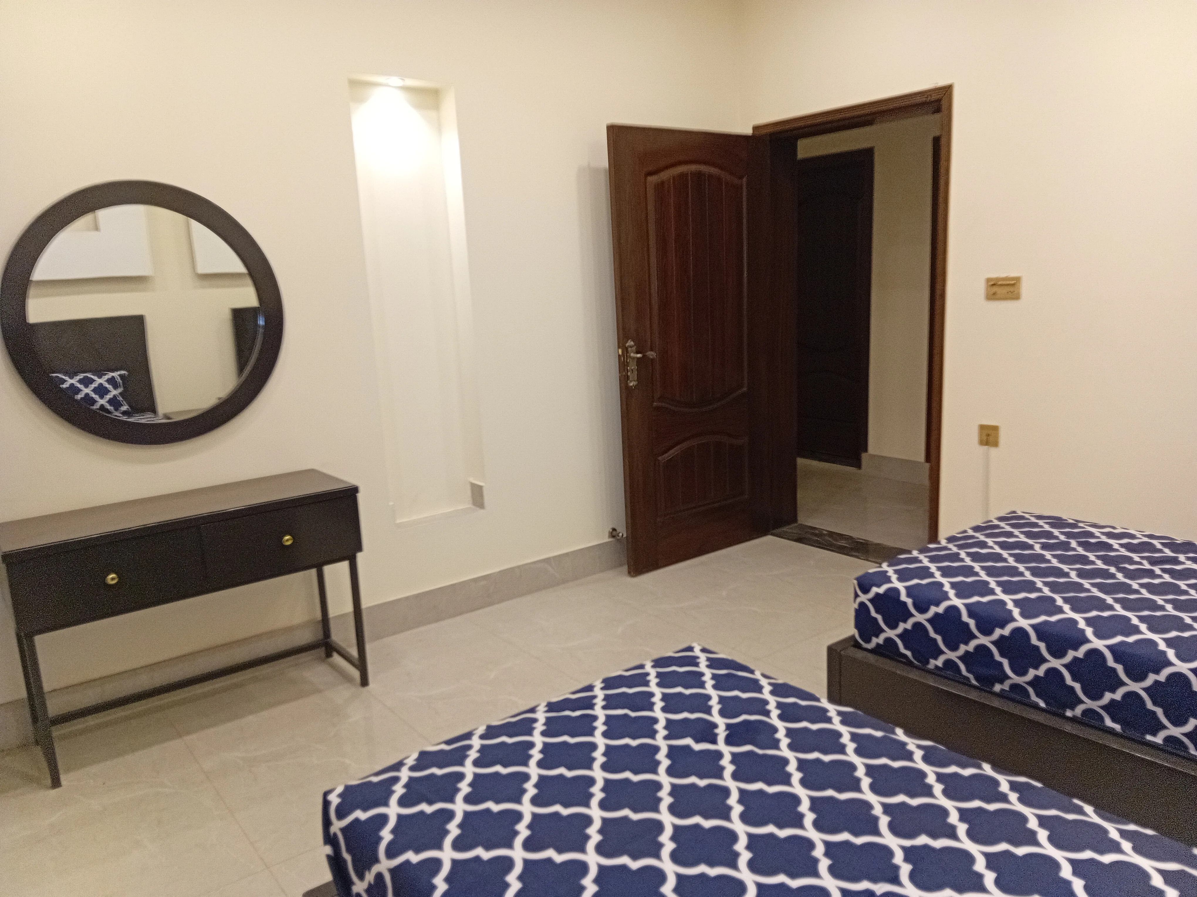 Room image 5