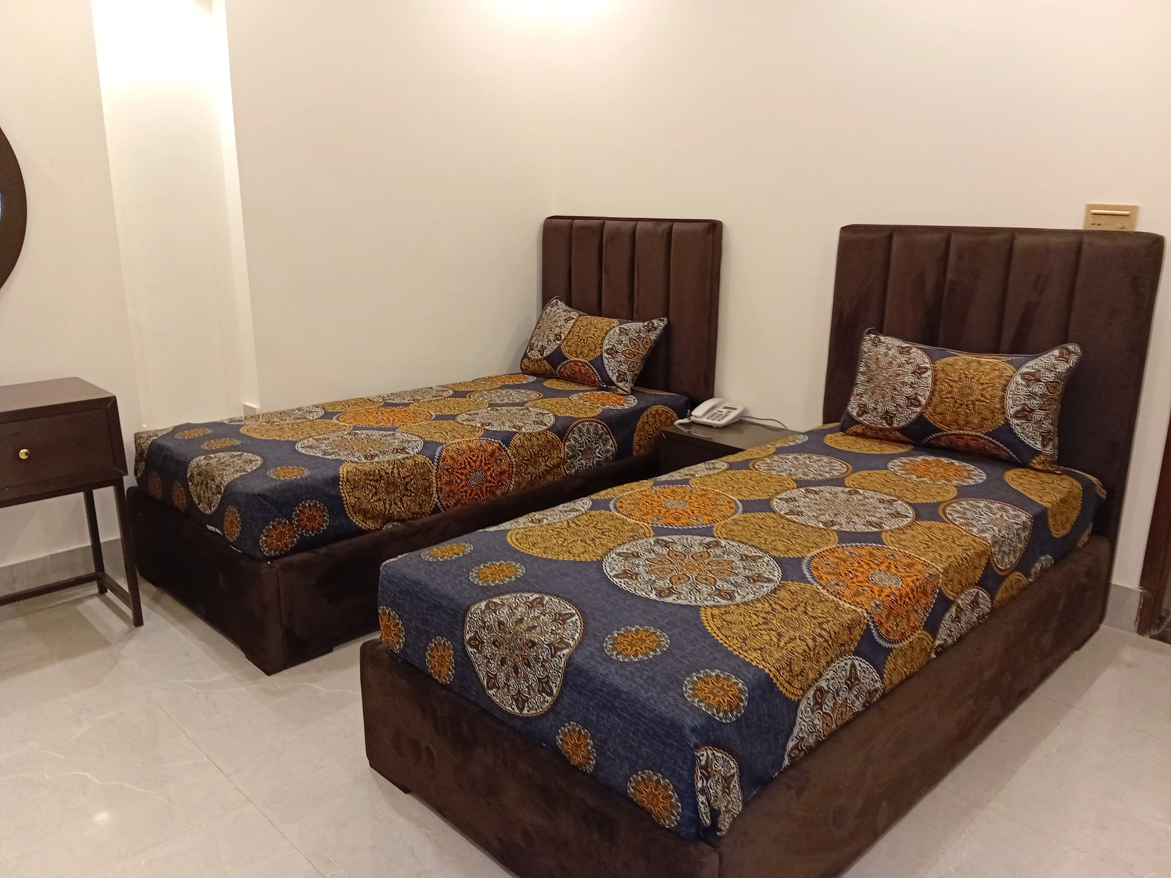 Room image 8