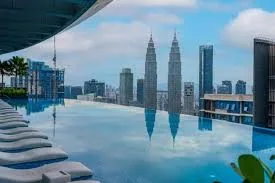 KL Skyline Hostel &amp; Rooftop Infinity Sky Pool — photo 1 of 4