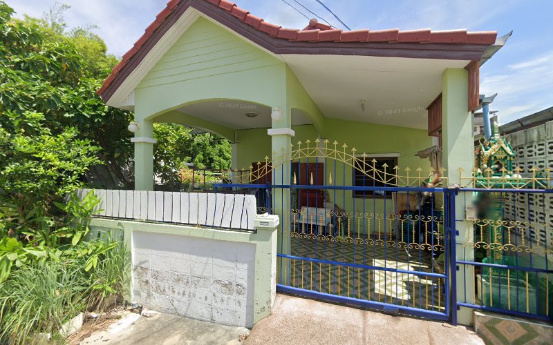 The Best Cafe' &amp; Guesthouse in Si Racha