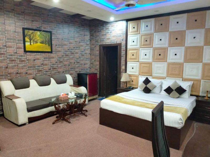 Single Room in Hotel Gulberg Lahore