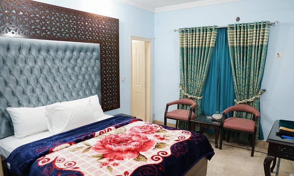 Hotel The Decent Lodge Johar Town Lahore