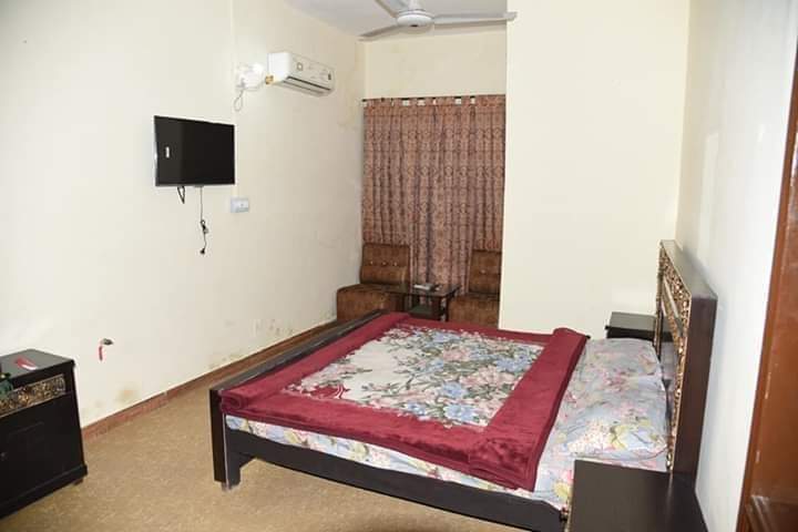 Family Palace Guesthouse Lahore